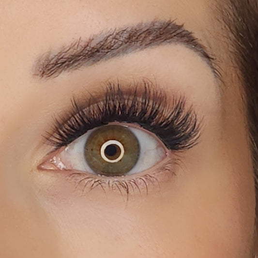 after dark wispy volume pre glued cluster lashes on eye